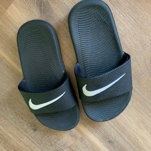 Nike slides boys